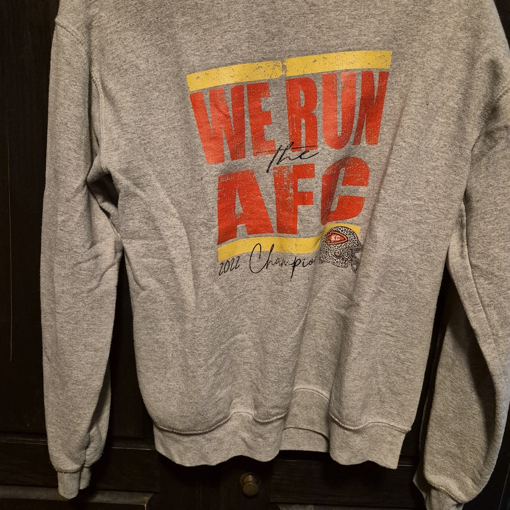 Womens Grey Kansas City Chiefs 'We Run the AFC' Crewneck Sweatshirt